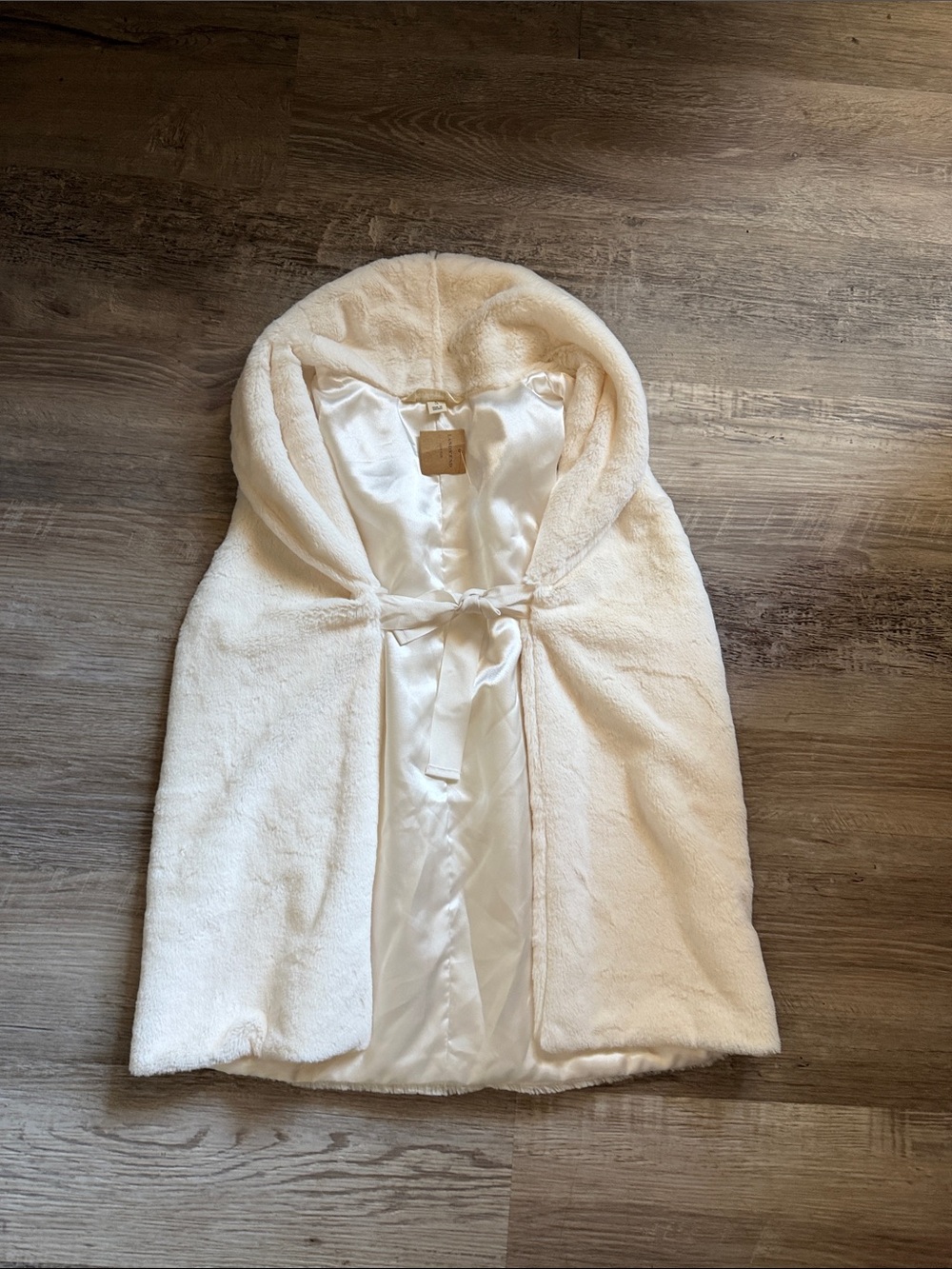 NWT Lands' End Kids Cream Faux Fur Cape